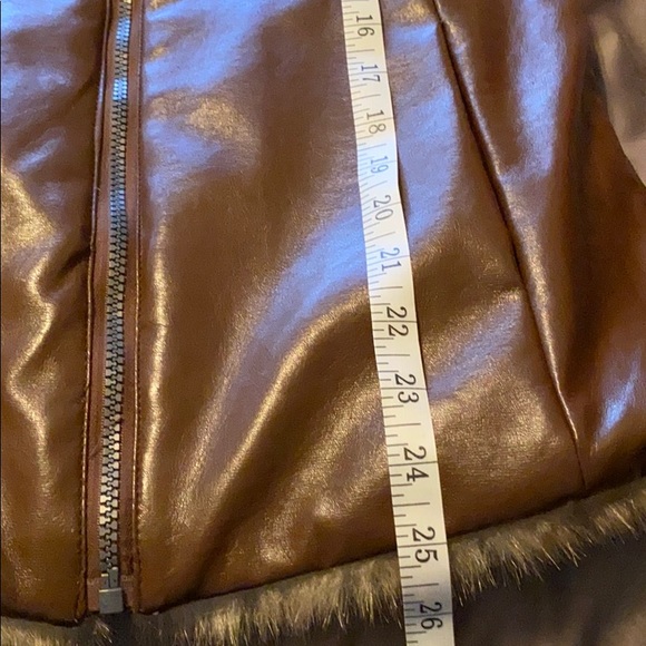 Reversible vest - Picture 6 of 6